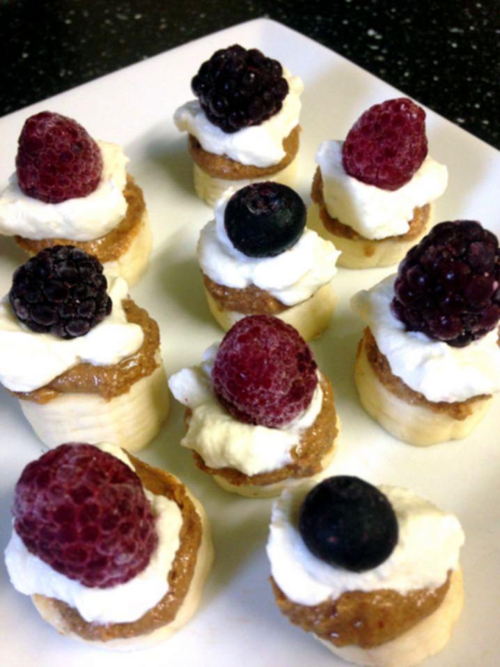 Banana Berry Snack Bites