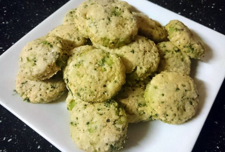 Broccoli and Cheese Wholemeal Biscuits